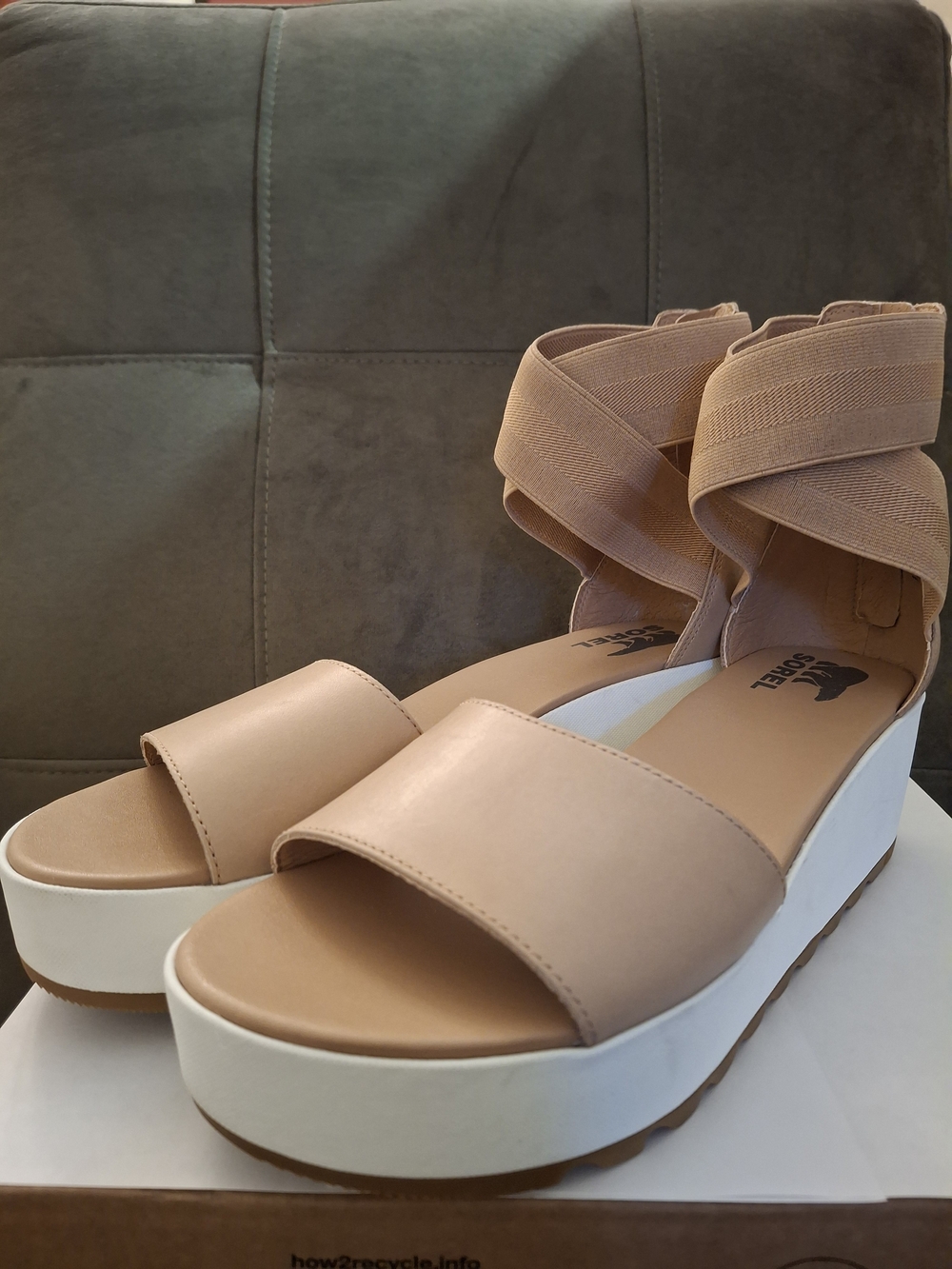 SOREL Cameron Flatform Ankle Strap Sandals in Beige Size 11